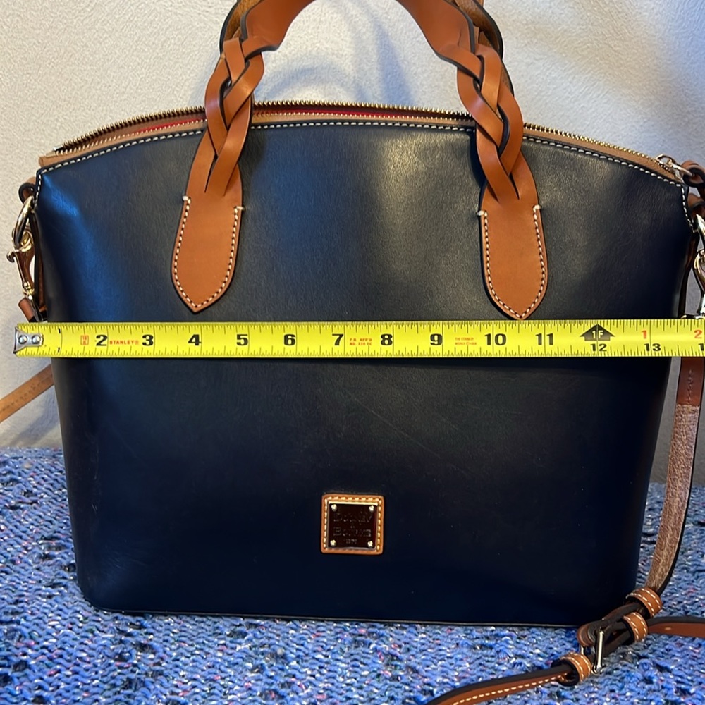 Wonderful bag but barely used, ready for new home - Picture 3 of 4